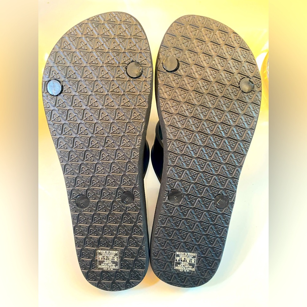 Brand New Roxy Sandals - Picture 2 of 3
